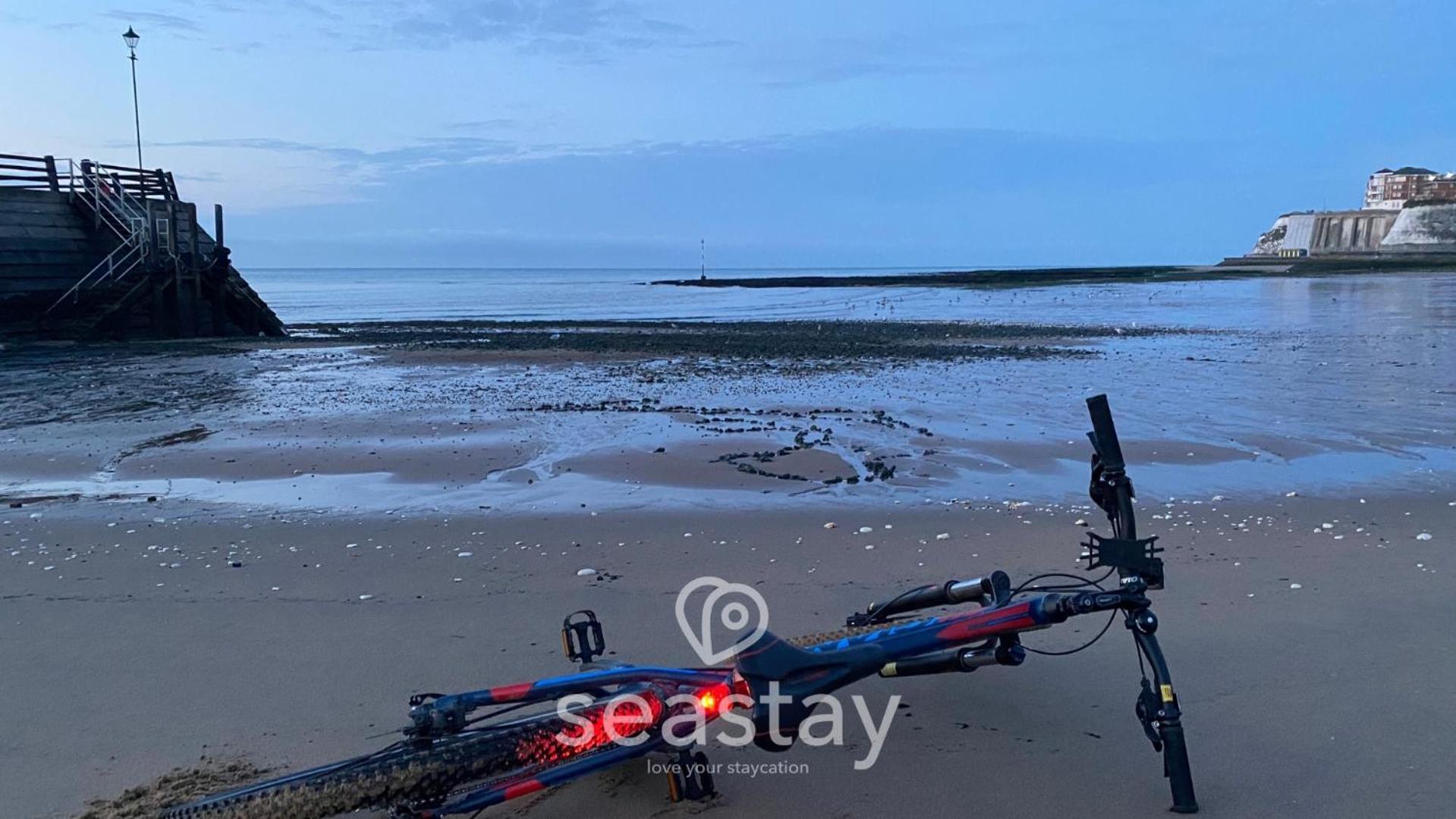 The Panoramic - Front - No Guest Fees Margate