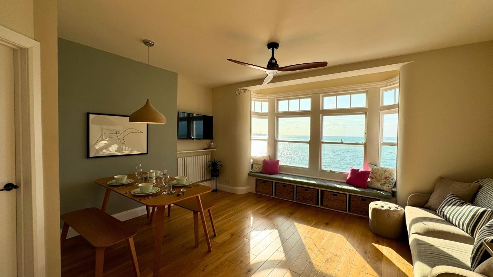 Apartment The Panoramic - Front - No Guest Fees *