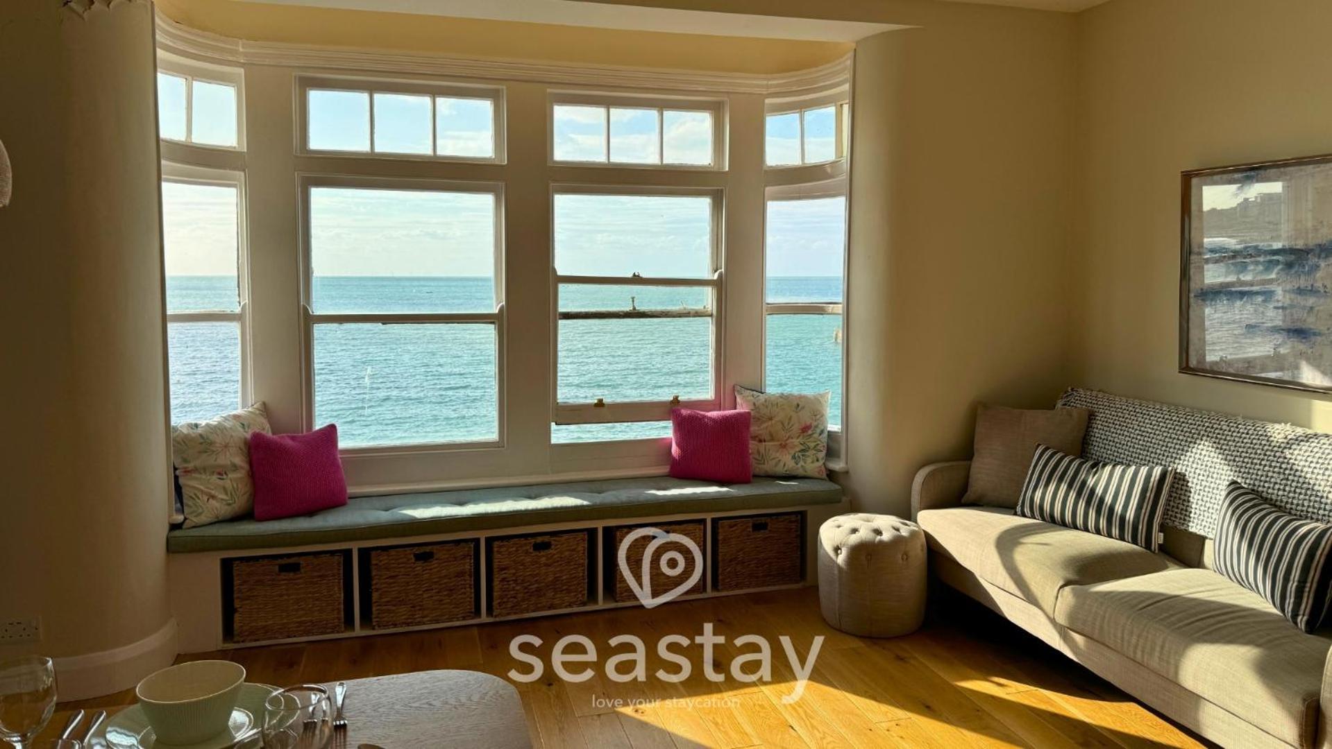 The Panoramic - Front - No Guest Fees Apartment